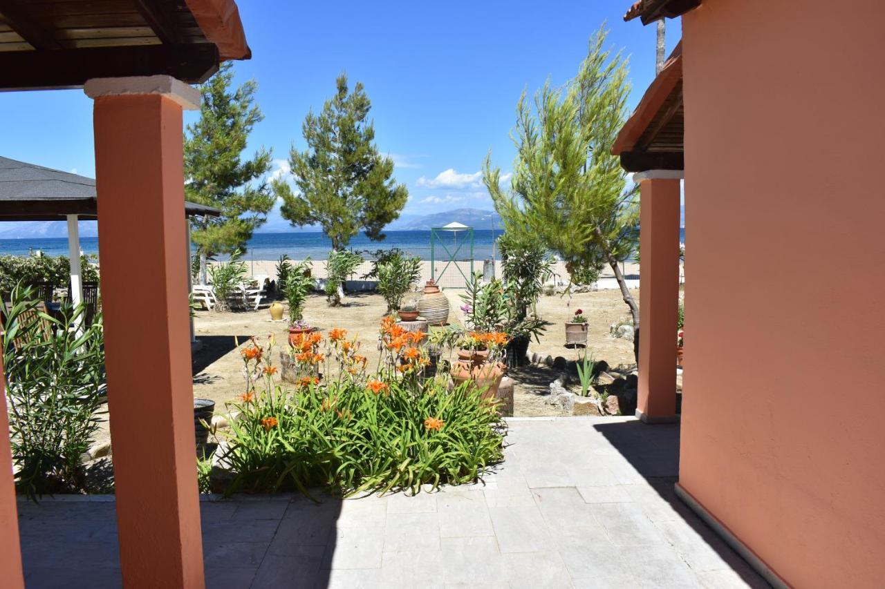Bouka Beachfront Bungalows Agios Nikolaos  Exteriör bild