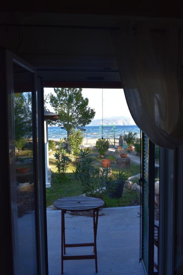 Bouka Beachfront Bungalows Agios Nikolaos  Exteriör bild
