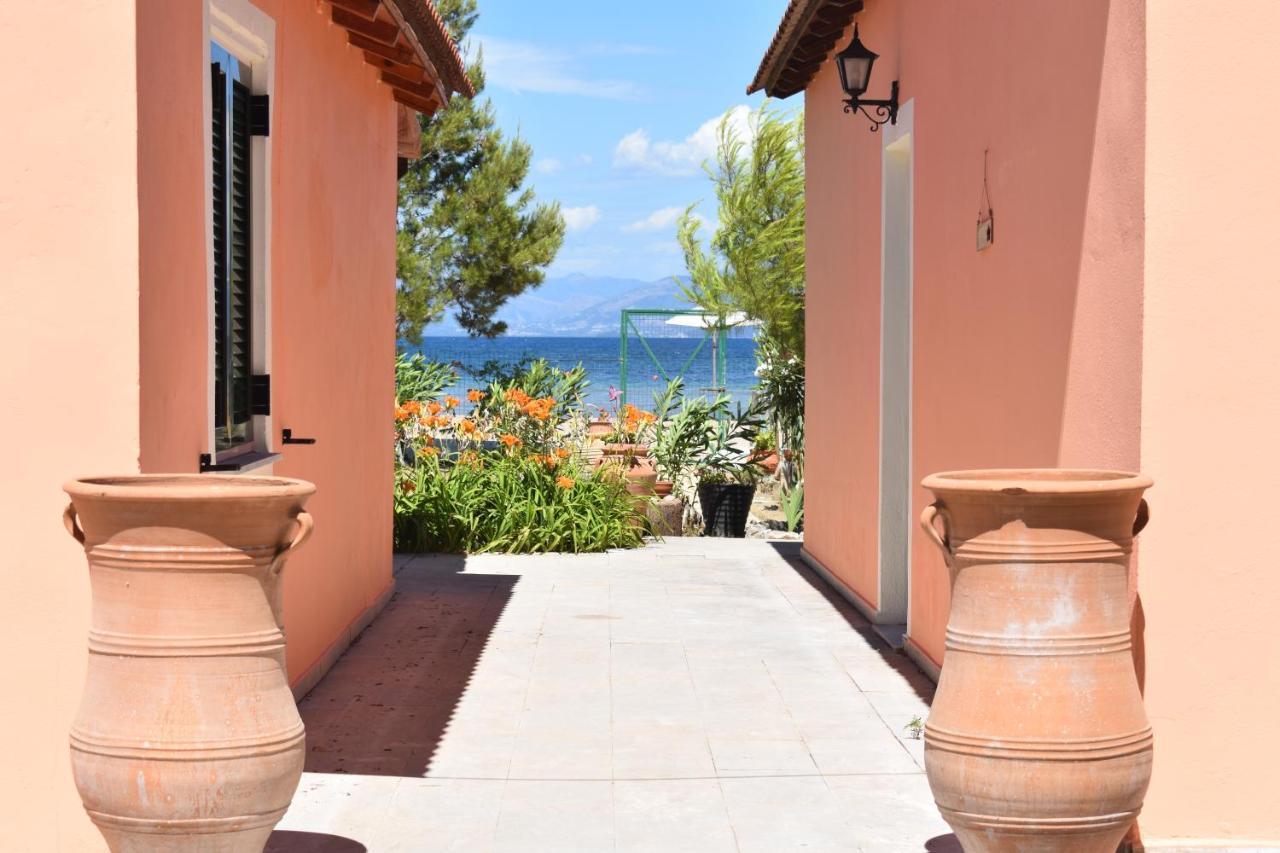 Bouka Beachfront Bungalows Agios Nikolaos  Exteriör bild