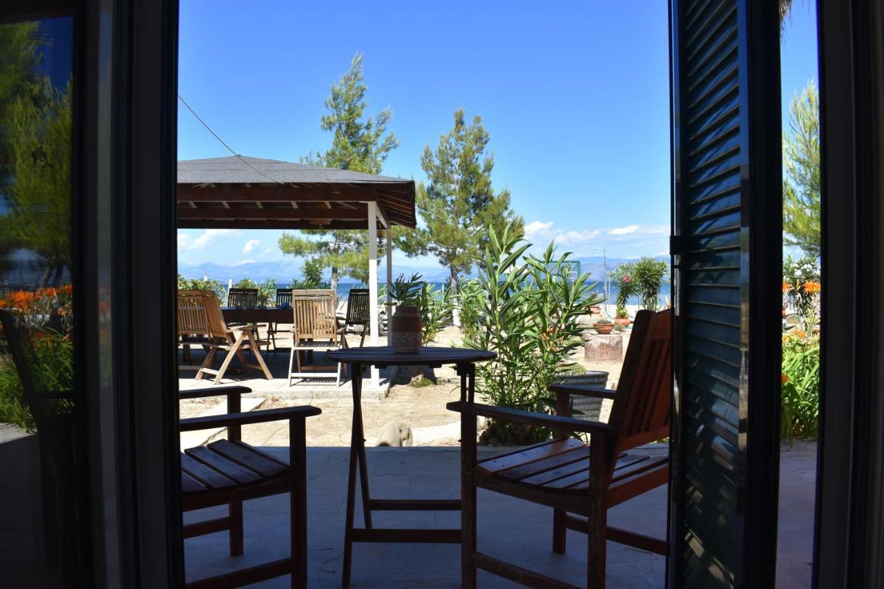 Bouka Beachfront Bungalows Agios Nikolaos  Exteriör bild