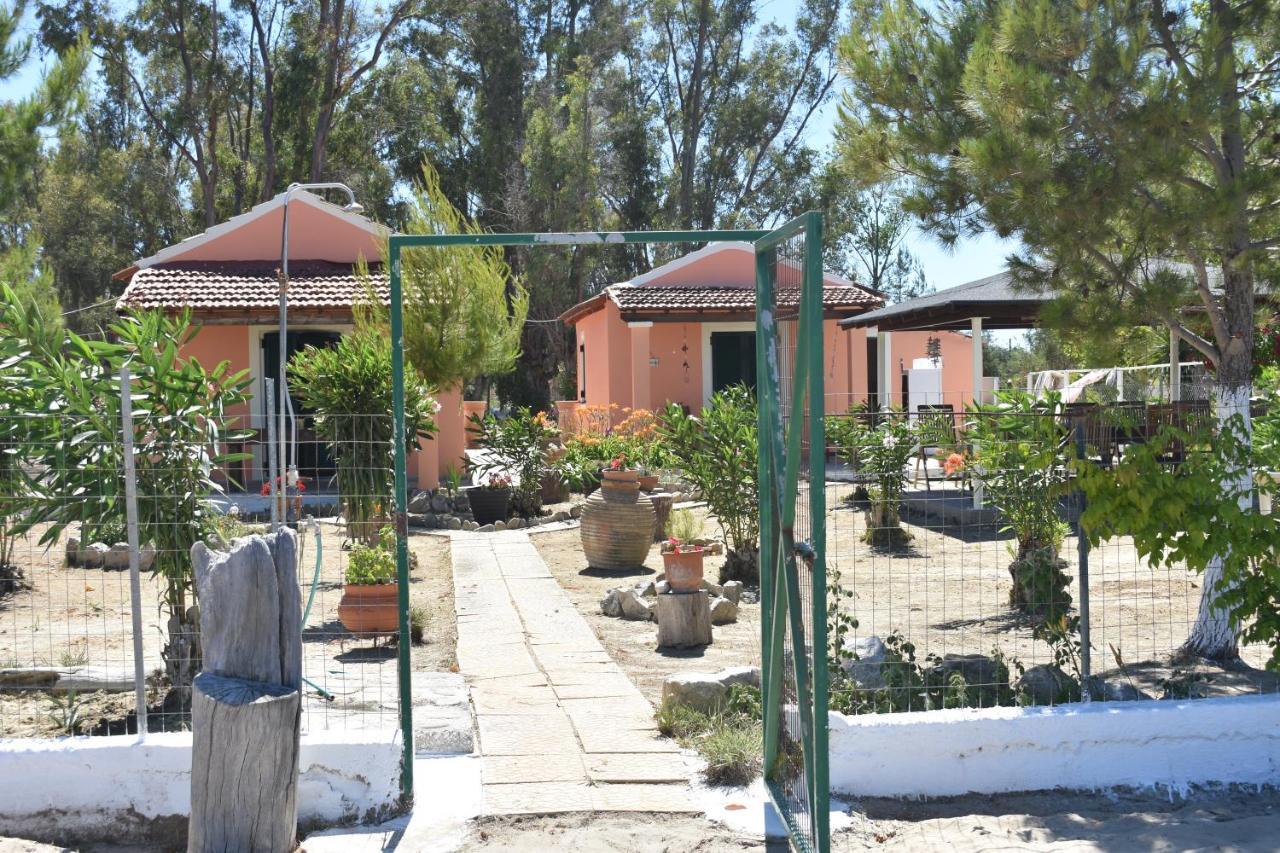 Bouka Beachfront Bungalows Agios Nikolaos  Exteriör bild